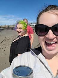 Sandy Edgington's Instagram, Twitter & Facebook