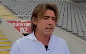Ricardo sá pinto (oporto, portugal, 10 de octubre de 1972) es un exfutbolista internacional portugués que se desempeñaba en la posición de segundo delantero y actual entrenador. Quem E Ricardo Sa Pinto O Portugues Que Pode Assumir O Vasco