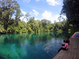 Danau unik yang memiliki dua rasa, tawar di permukan dan asin di dasar danau. Danau Labuan Cermin Kaniungan Biduk Biduk Home Facebook