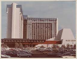 The Old Mgm Grand C 1973 79 The Hotel Is Shown Here In The Years Before The Fire In 1980 The Structure Was Las Vegas Hotels Las Vegas Love Casino Las Vegas