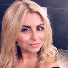 Emma Hubbard (@EmmLouSeal)