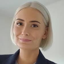 Vera Roth's Instagram, Twitter & Facebook