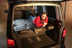 Die mss multivan vw bus matratze für t4 t5 t6 ist klappbar, robust und besteht aus 3 teilen, die fest verbunden sind. Mercedes V 250 Bluetec Und Vw Multivan 2 0 Bitdi Die Multitalente Im Fahrbericht Auto Motor Sport Vw T6 Campingbus