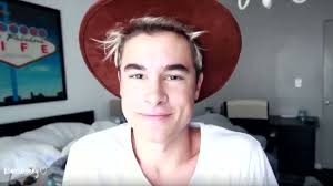 Adena Bell (@AdenaChacon)