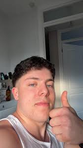 Hi guys I'm Ben. I'm 20 years old from the UK and I'm coming flying to  Melbourne