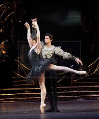The Royal Ballet Thiago Soares And Marianela Nunez In The Black Swan Pas De Deux Ballet Beautiful Dance Photography Ballet Photography