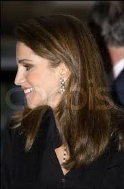 Royals' hair dyeing and wigs