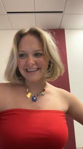 @emsnissen is taking the world by storm so here’s ‘LOVE LIKE YOU’ !!!!! 💛  , #emmanissen #cover #lovelikeyou #singer #sing #musician #music #piano  #xoxo