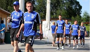 Per a new report from kicker, ralf rangnick is likely going to become the new sporting director at schalke 04, who have recently fired a large contingent of their coaching staff and front office. Debatte Beim Fc Schalke 04