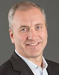 Larry Kron's Instagram, Twitter & Facebook