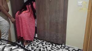 فيلم عربي اباحي قصير، دقيت الباب على خالتي في الشومبر تعطيني حوايجي Fucking  my Aunt in his room - Free Porn Videos - YouPorn