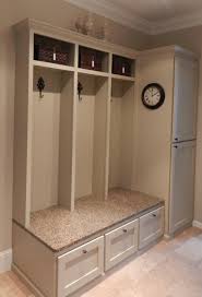 Der schuhschrank bietet eine bequeme und stilvolle art der schuhaufbewahrung. Granite As The Top Of The Bench Is Pretty Genius Wouldn T Have To Worry About It Getting All Dinged Up Would Rathe In 2020 Mudroom Laundry Room Laundry Mud Room Home