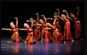 Jadi, tarian lilin ini berasal dari. Kumpulan Beragam Gambar Tarian Daerah