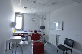 Stomatologie à paris, implants, greffes osseuses, mâchoire, douleur, bruxisme, dents de sagesse douleur, implants. L Equipement Chirurgie Maxillo Faciale Stomatologie Et Chirurgie Orale