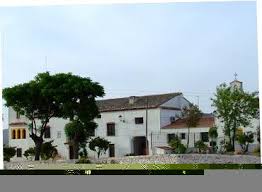 .ado en el extremo sureste de la provincia de jaén, en el límite con la provincia de al.a, se encuentran en dos bloques de siete casas cada uno de dos pisos, con un terce.ctualmente está equipada para el turismo rural. Casa Rural La Teja Official Andalusia Tourism Website
