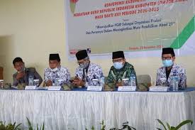 Cara mendapatkan kartu tanda anggota pgri. Lalu Fathurahman Nahkodai Pgri Lombok Timur