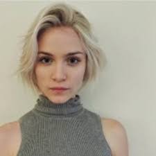 Miranda Dotson's Instagram, Twitter & Facebook