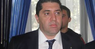 10 سنوات لبايري والعرباوي...