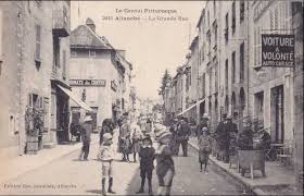 Voici Un Petit Retour En Arriere Au Siecle Dernier Dans Le Village D Allanche Dans Le Cantal Auvergne Saint Martin Carte Postale