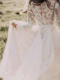 Chic Wedding Dresses Ivory Long Sleeve Floor Length Tulle Bridal Gown Jkw097 Chic Wedding Dresses Wedding Dresses Wedding Dress Chiffon