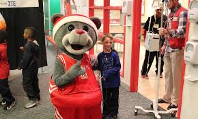 For over two decades robert boudwin was better known as houston rockets mascot clutch the bear, which was a character he created in 1995. Houston Rockets Visit Pediatric Patients At Children S Memorial Hermann Hospital Tmc News