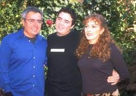 Ugur yücel and derya alabora photos, news and gossip. Ugur Yucel Ve Derya Alabora Oglu Can Kadin Unluler Ailem