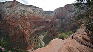 Here is some info that might here, they will climb the rocky perch just to have their picture taken. Angels Landing Wanderung Im Zion National Park
