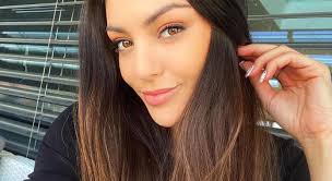 We did not find results for: Kulcsar Edina Most Mutatta Meg Magat Eloszor Furdoruhaban A Szules Ota Hirnavigator