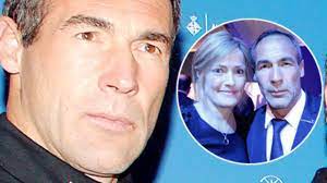 Ce qui est dit ds l'interview est faux il ne m'a jamais dit ça, il mike horn : Mike Horn Raconte Le Jour Ou Sa Regrettee Femme Lui A Sauve La Vie Voici