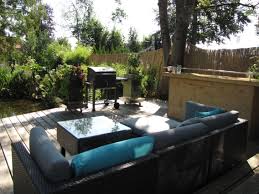 Moderner Sitzplatz An Der Teich Terrasse Mit Kubi Gartenmobel Sets Garten Terrasse