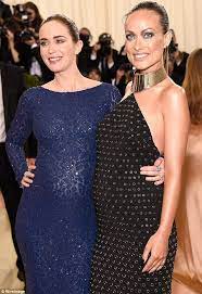 Vezi si cindy wilde (ilustrator). Oiivia Wilde And Emily Blunt Show Off Their Baby Bumps At The Met Gala 2016 Daily Mail Online