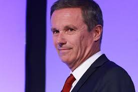 A member of the national assembly from the essonne département. Nicolas Dupont Aignan Nos Elites Ont Cede Devant Bruxelles Et La Bureaucratie Galopante