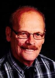 Dennis Easton's Instagram, Twitter & Facebook