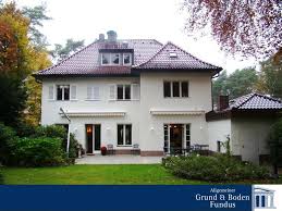 Spätestens ab 2025 wird die grundsteuer in ganz deutschland neu berechnet. Exklusive 30 Er Jahre Landhausvilla In Toplage Von Berlin Dahlem Hier Trifft Der Altbaucharme Auf Die Vorzuge Des Modernen Klassis Haus Berlin Haus Haus Aussen