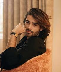 What haircut looks good on a round face? 30 Best Haircuts For Guys With Round Faces Hairstyle On Point