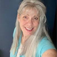 Lori Wesemann's Instagram, Twitter & Facebook