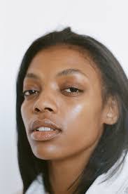 Leah Brown's Instagram, Twitter & Facebook