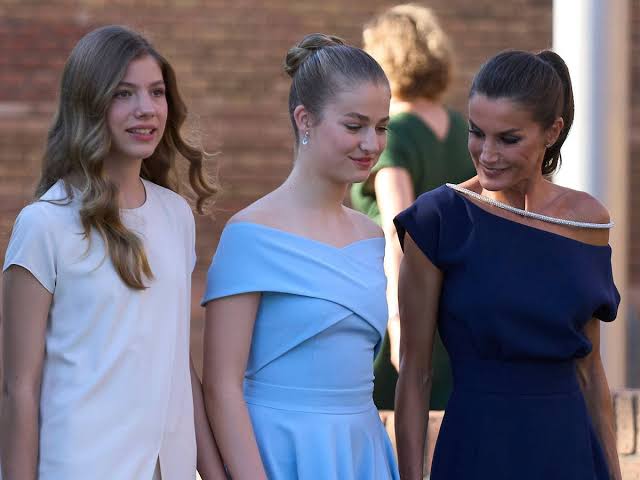 La obsesión de la reina Letizia con sus hijas Leonor y Sofía - Revista  Velvet