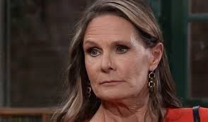 Well todays her birthday it's GH's own Lynn Herring's birthday 🎉 today &  we all know well familiarly whom plays the long running soap 🧼 character  Lucy Coe Lynn does & shes