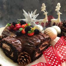 Buche De Noel سويسرول الشوكولاتة Chocoholic Buche De Noel Cake