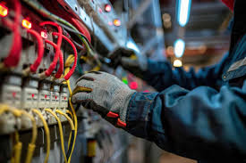 How to Find Out if Someone is a Qualified Electrician in Green Bay |  Metzler Electric