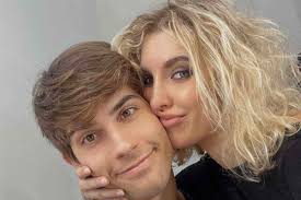 Lucrezia Lando e Lorenzo Tano la loro Pasqua è diversa....lultima FOTO  parla chiaro