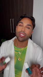 Say hello to the newest members of our ICONIC Silky Lip Oil fam… #ROWD...