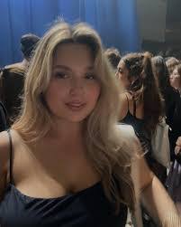 Amanda Wilkie's Instagram, Twitter & Facebook