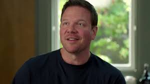 I'm so happy that Judd is back at the 126! And Wyatt as a 9-1-1 dispatcher!  Two of my faves and both so handsome 🥰