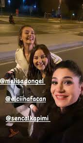 Ayrıca kacyasinda.com sayfamızda sitare akbaş dışında farklı birçok kişi hakkında biyografi ve yaş bilgisine ulaşmanız mümkün. Sen Cal Kapimi Br On Twitter Sitare Akbas Via Instagram Stories Sencalkapimi Sencalkapimibr Sitareakbas Elcinafacan Melisadongel Https T Co Lmqxswphzl