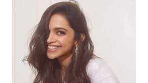 The newest bag from the louis vuitton spring summer collection! Ranveer Singh Goes Gaga Over Deepika Padukone S Smile Dil Le Gaye Dimples Tere Movies News