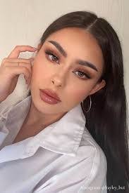 Karla Urrea's Instagram, Twitter & Facebook