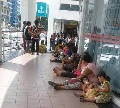Here you can lookup for bank simpanan nasional bank head office address in , it's a lei code, swift codes, ifsc codes, bic codes and bin codes. Huge Crowds Long Queues At Bsn Miri Branch For Bantuan Sara Hidup Cash The Star
