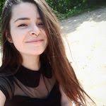 Becky Bunn's Instagram, Twitter & Facebook